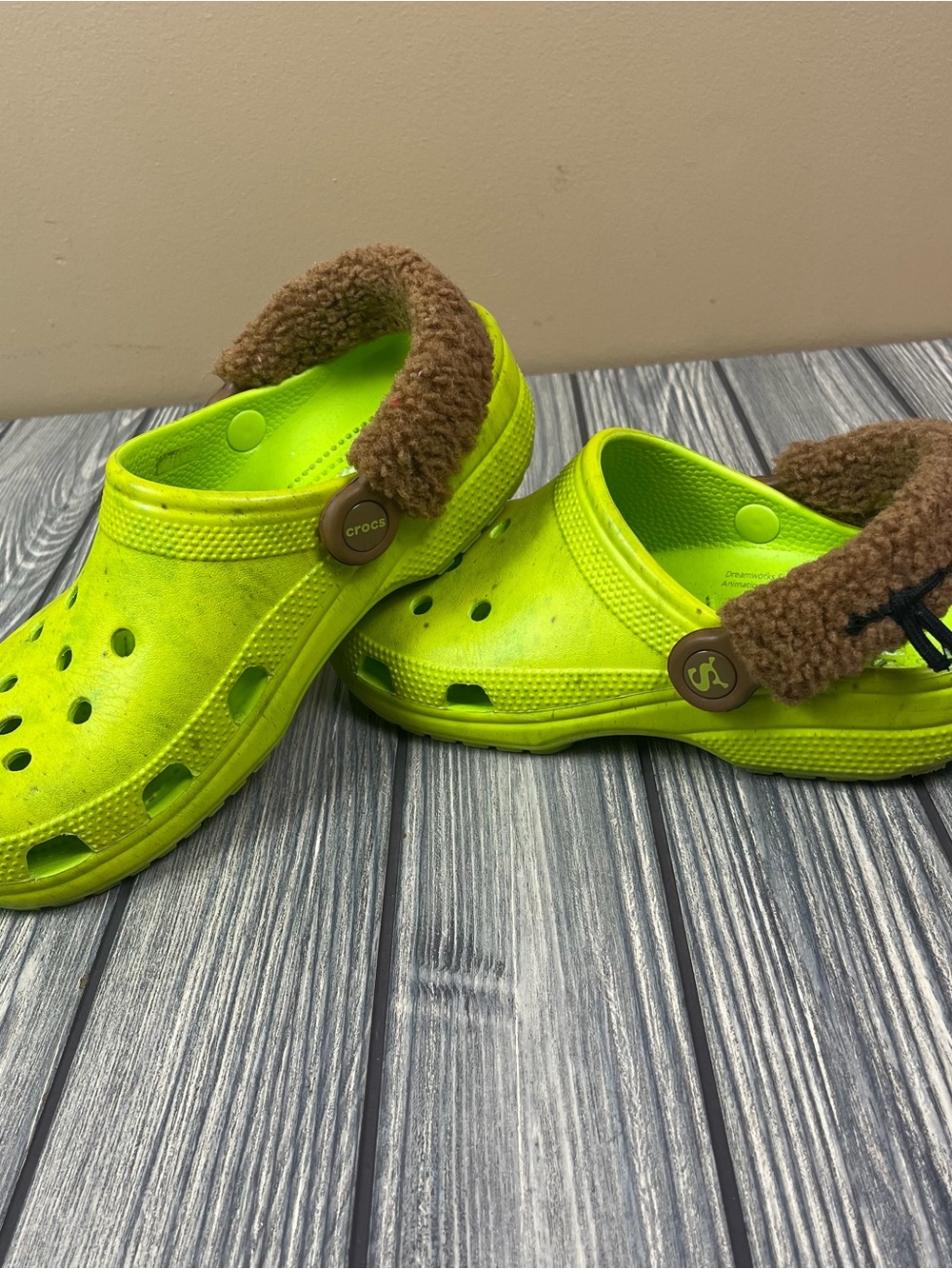 Crocs Shrek Women's 7 - Picture 2 of 12